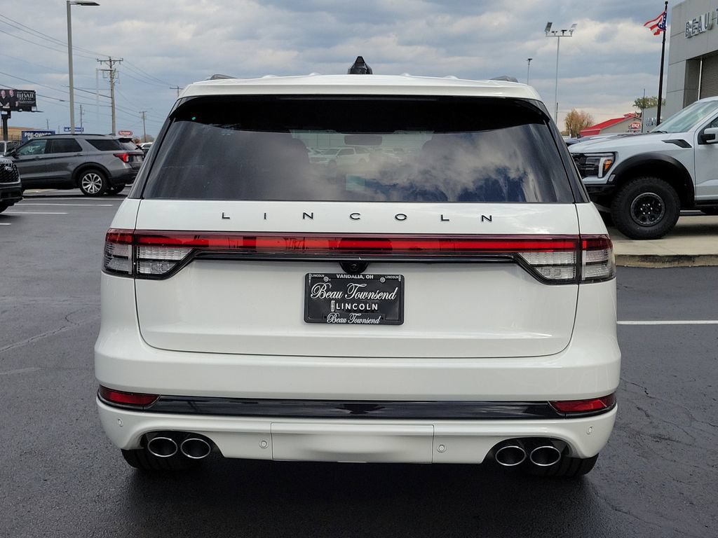 New 2026 Lincoln Aviator Black Label w/ Jet Appearance Package AWD/4WD image 5