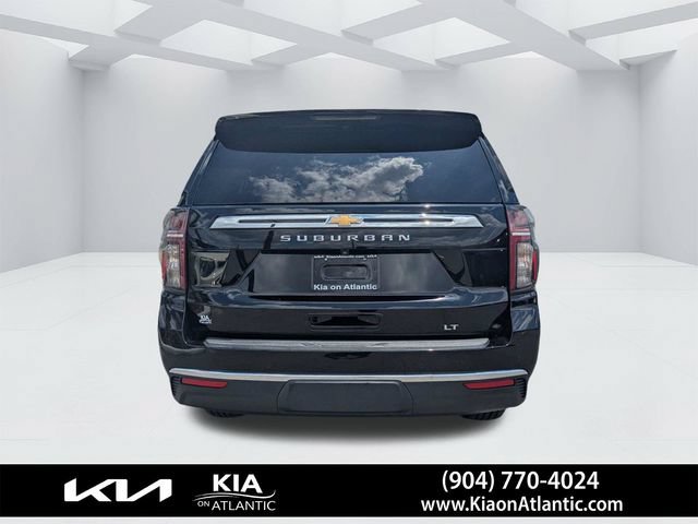 Used 2022 Chevrolet Suburban LT w/ LT Signature Plus Package AWD/4WD image 4