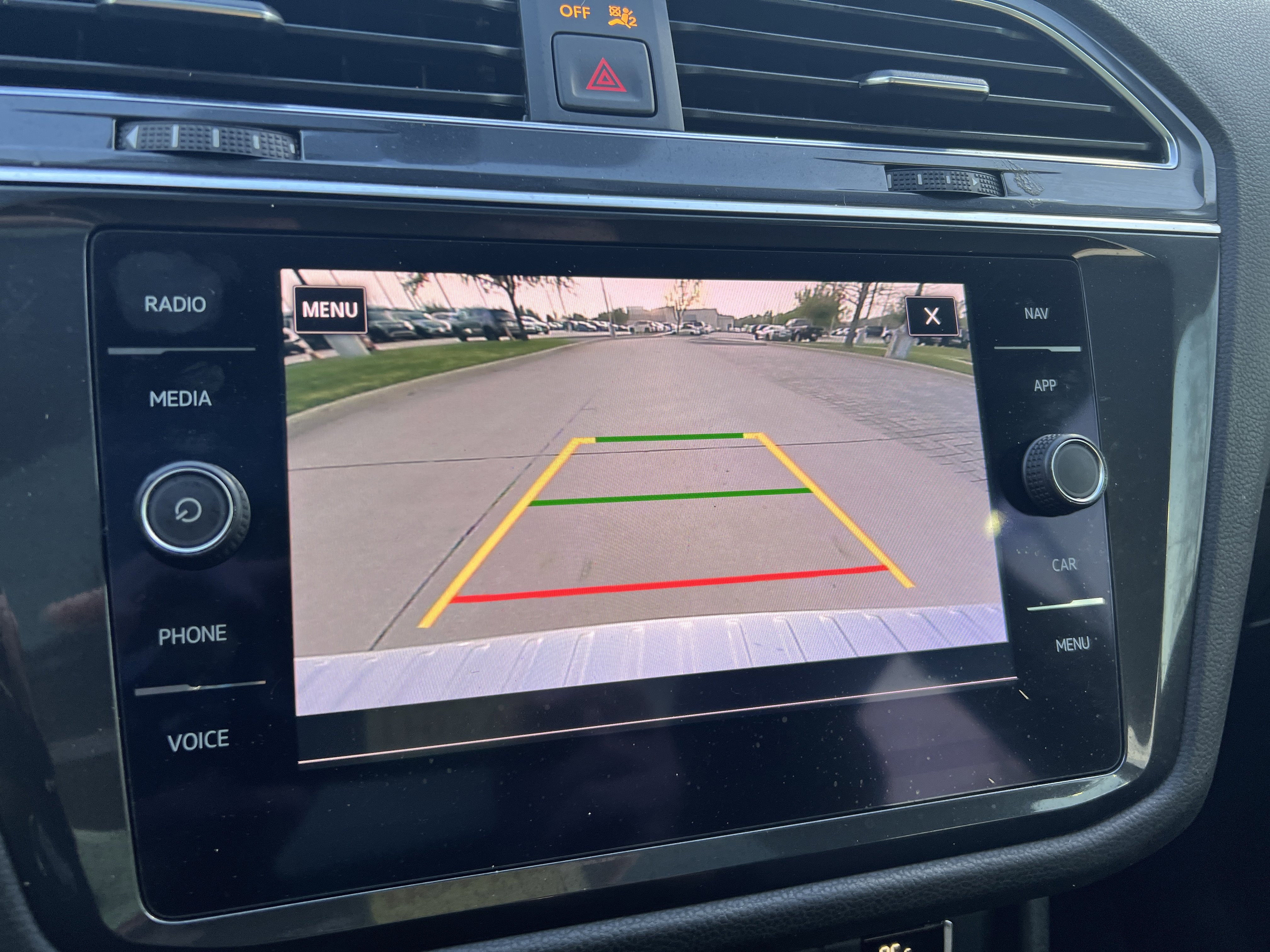 Used 2019 Volkswagen Tiguan SEL image 23