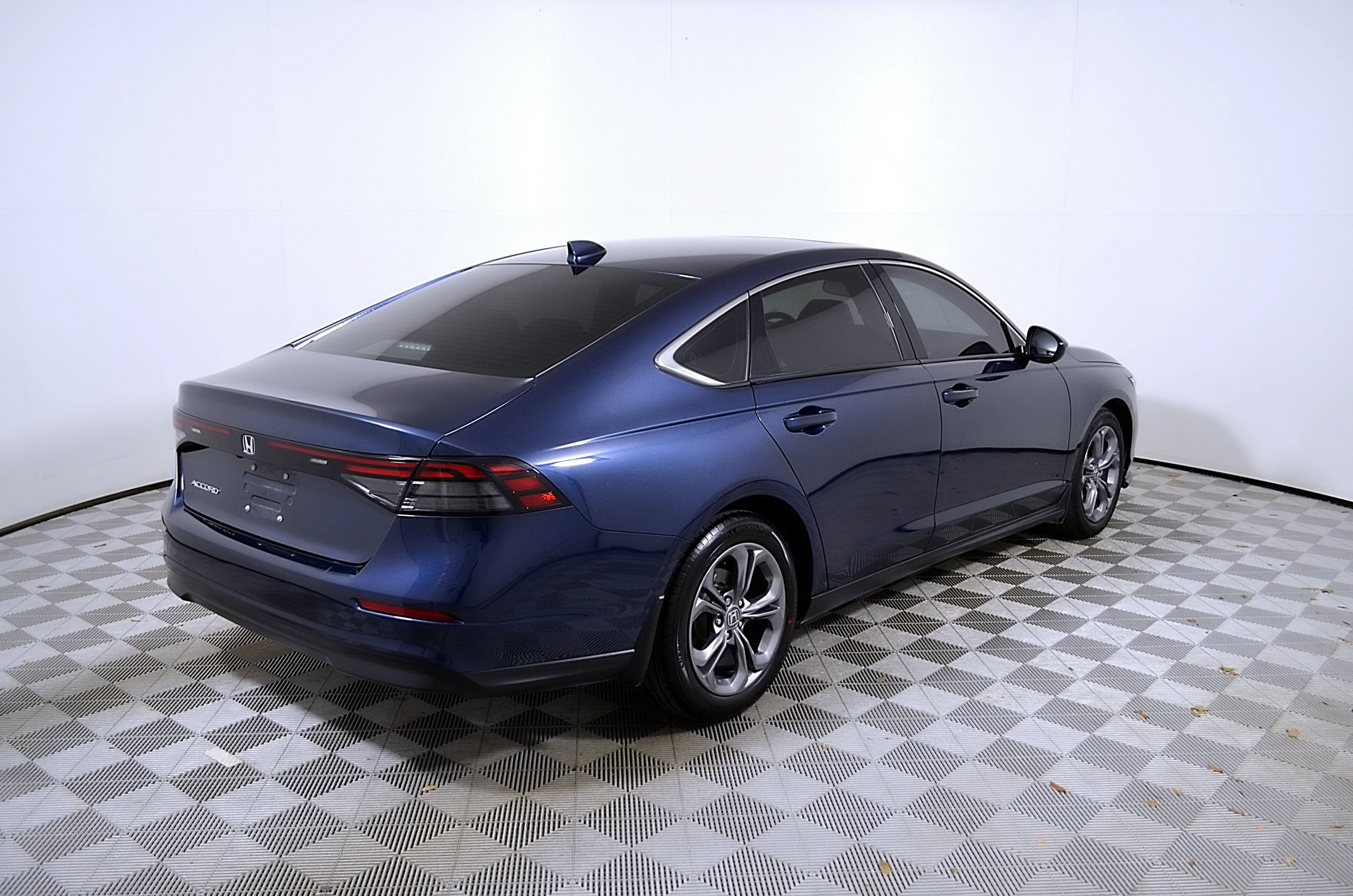 Used 2024 Honda Accord EX image 7