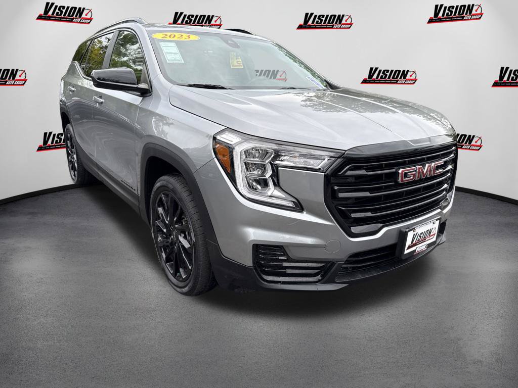 Used 2023 GMC Terrain SLE w/ Driver Convenience Package AWD/4WD image 3