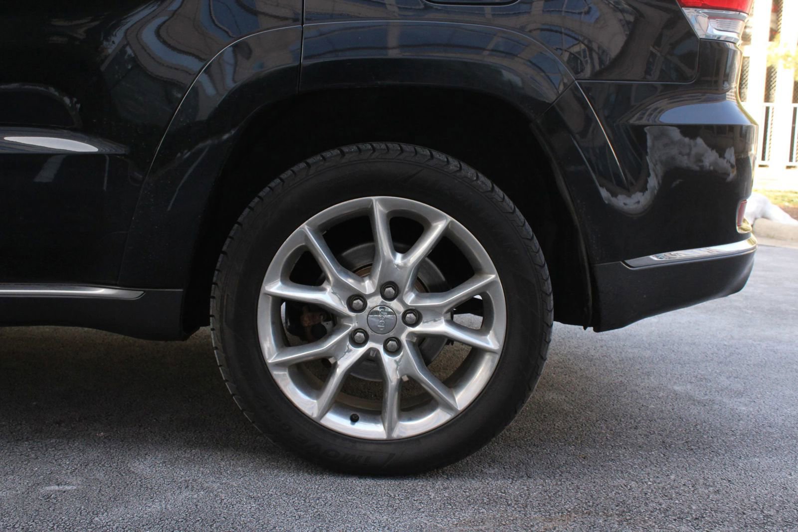Used 2014 Jeep Grand Cherokee Summit image 9