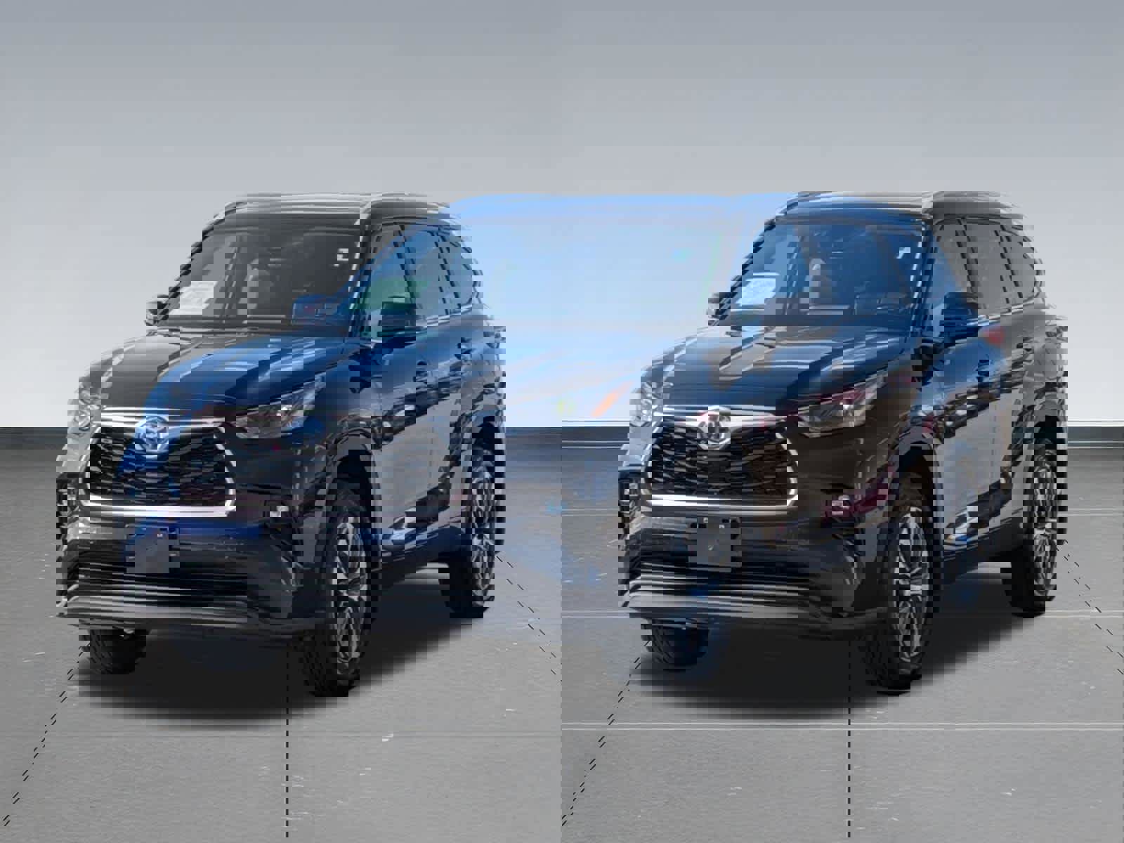 Used 2023 Toyota Highlander XLE AWD/4WD image 9