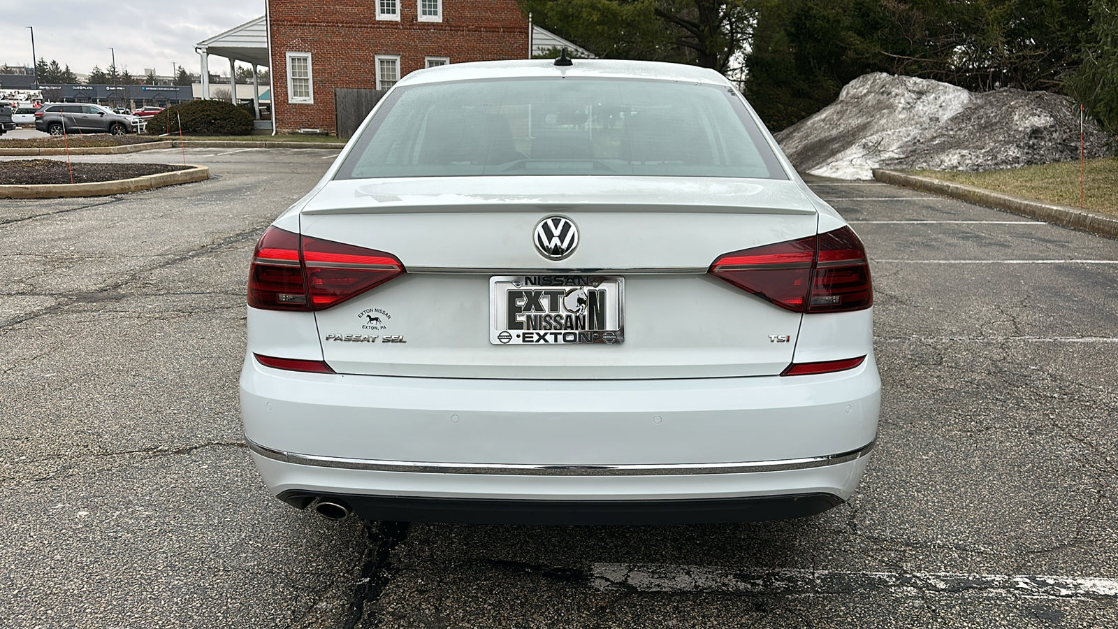 Used 2018 Volkswagen Passat 2.0T SEL Premium FWD image 6