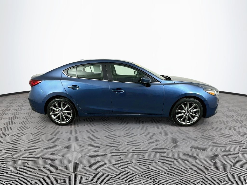 Used 2018 MAZDA MAZDA3 Touring FWD image 11