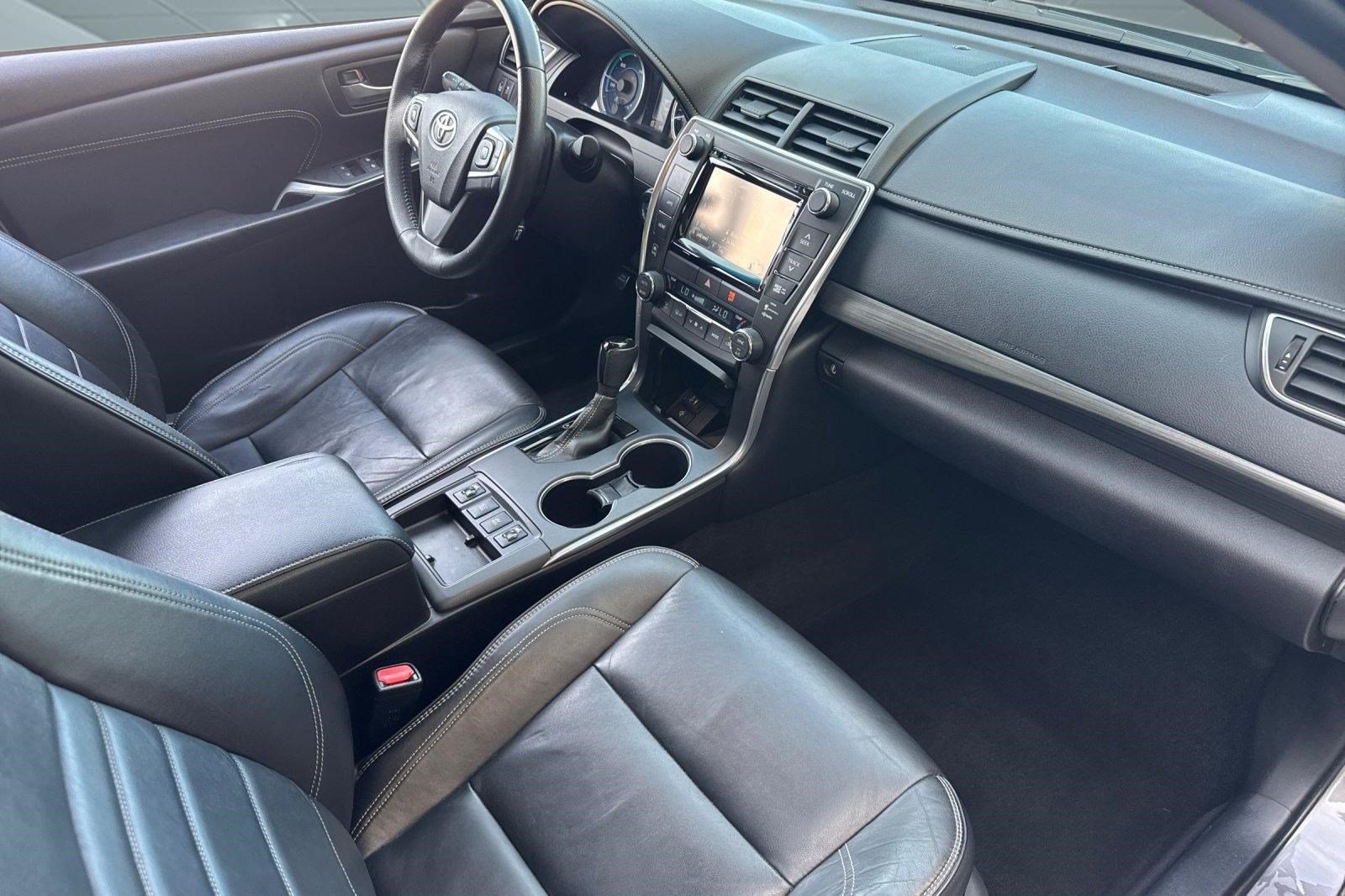 Used 2015 Toyota Camry XLE w/ Moonroof Package FWD image 33