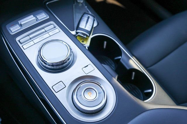 Used 2025 Genesis GV70 2.5T image 21