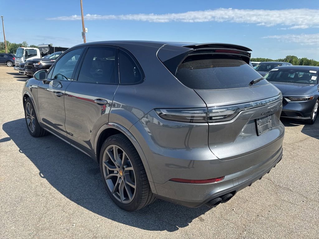 Used 2022 Porsche Cayenne Turbo AWD/4WD image 2