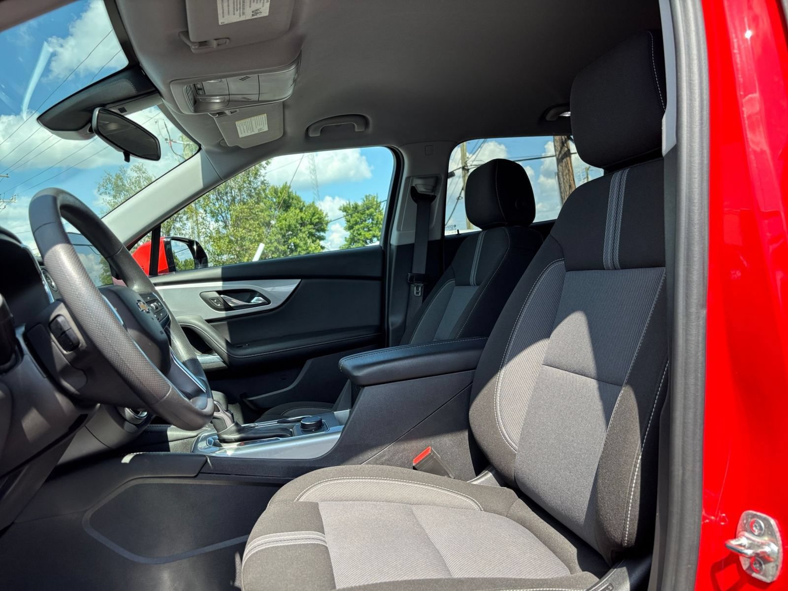 Used 2025 Chevrolet Blazer LT FWD image 27