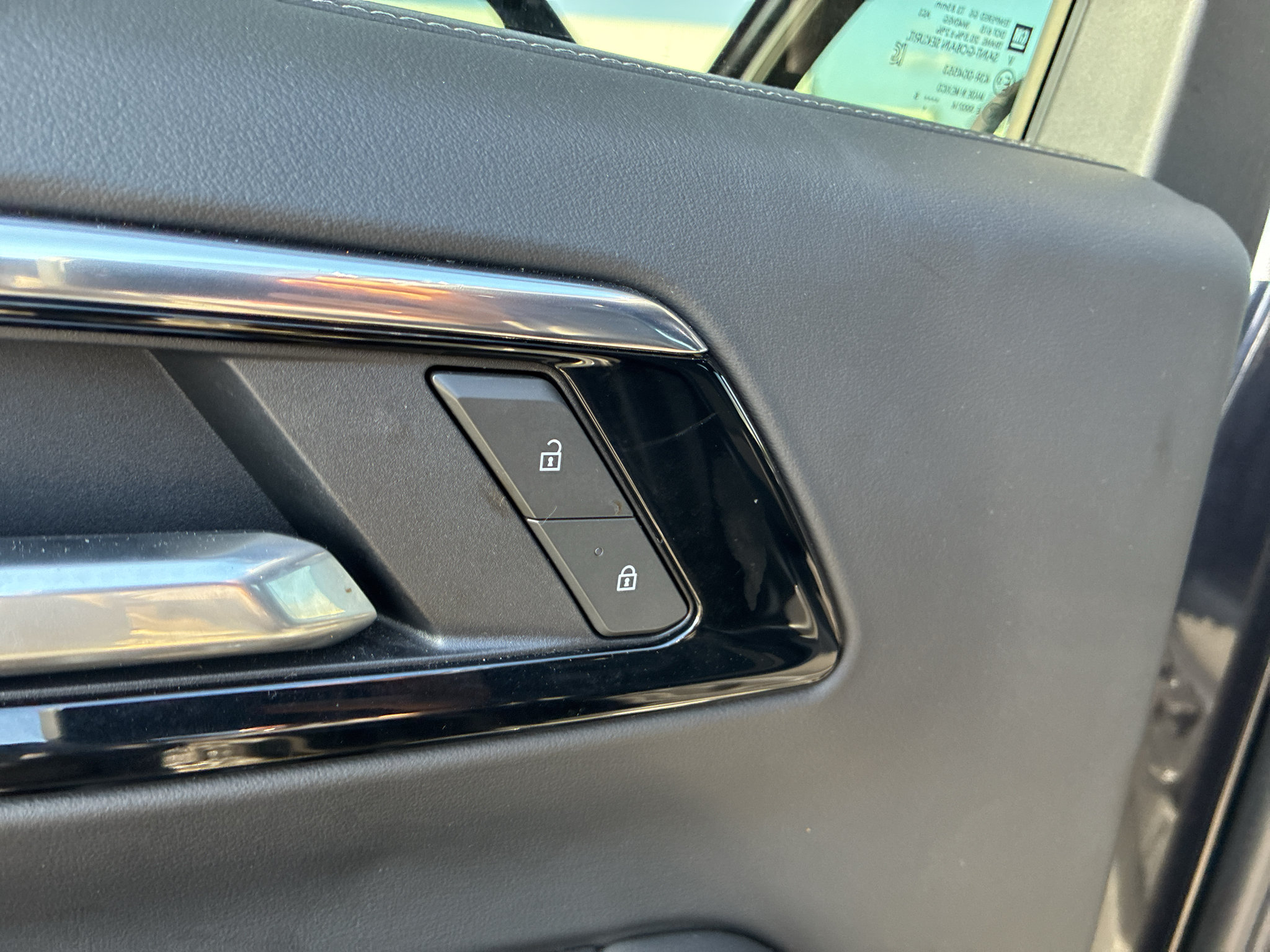 Used 2025 Chevrolet Tahoe Z71 AWD/4WD image 40
