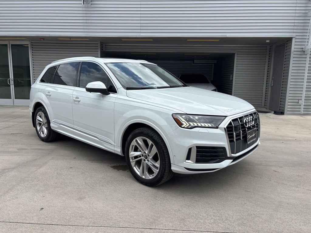 Used 2023 Audi Q7 2.0T Premium Plus w/ Premium Plus Package AWD/4WD image 3
