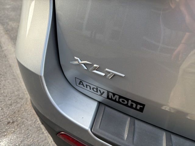 Used 2022 Ford Explorer XLT w/ Equipment Group 202A image 9