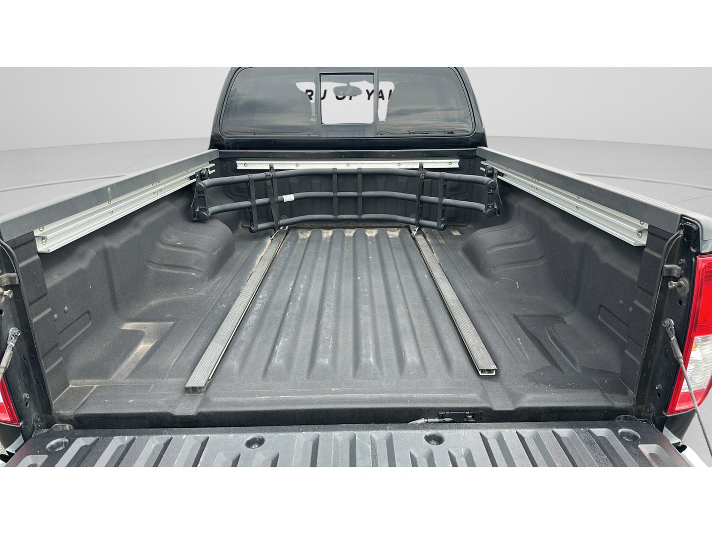 Used 2018 Nissan Frontier SV w/ Value Truck Package AWD/4WD image 28