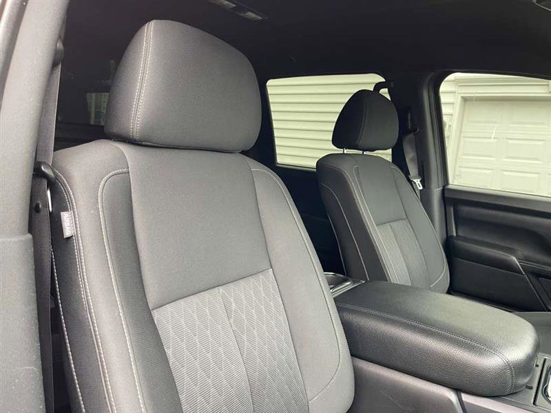 Used 2018 Nissan Titan SV w/ SV Convenience Package image 72