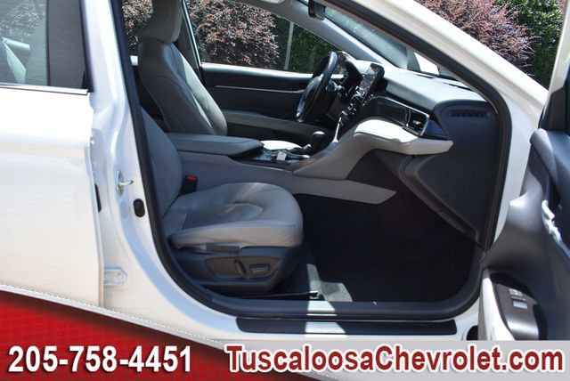 Used 2024 Toyota Camry XSE FWD image 13