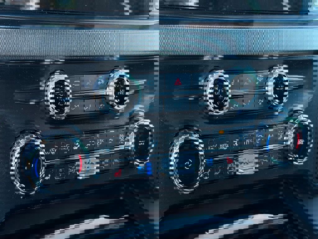 New 2026 Ford F350 Platinum w/ FX4 Off-Road Package image 11