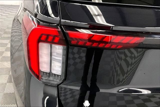 Used 2025 Ford Explorer ST-Line image 33