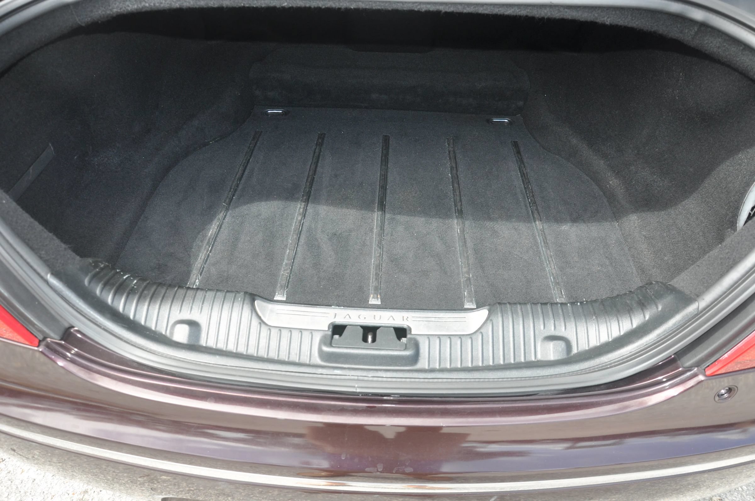 Used 2011 Jaguar XJ L RWD image 32
