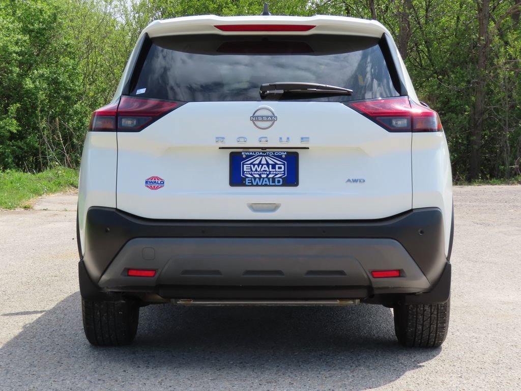 Used 2023 Nissan Rogue S AWD/4WD image 15