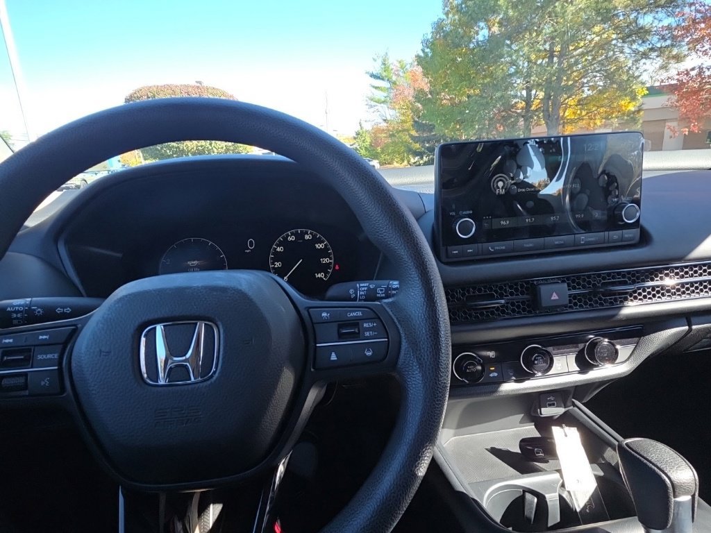 Used 2025 Honda HR-V LX image 21