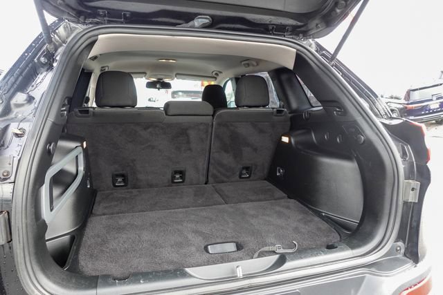 Used 2017 Jeep Cherokee Sport image 24