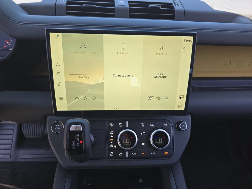 New 2026 Land Rover Defender 110 Trophy Edition AWD/4WD image 20