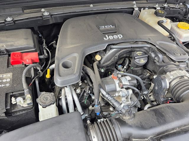 Used 2020 Jeep Wrangler Unlimited Sahara AWD/4WD image 16