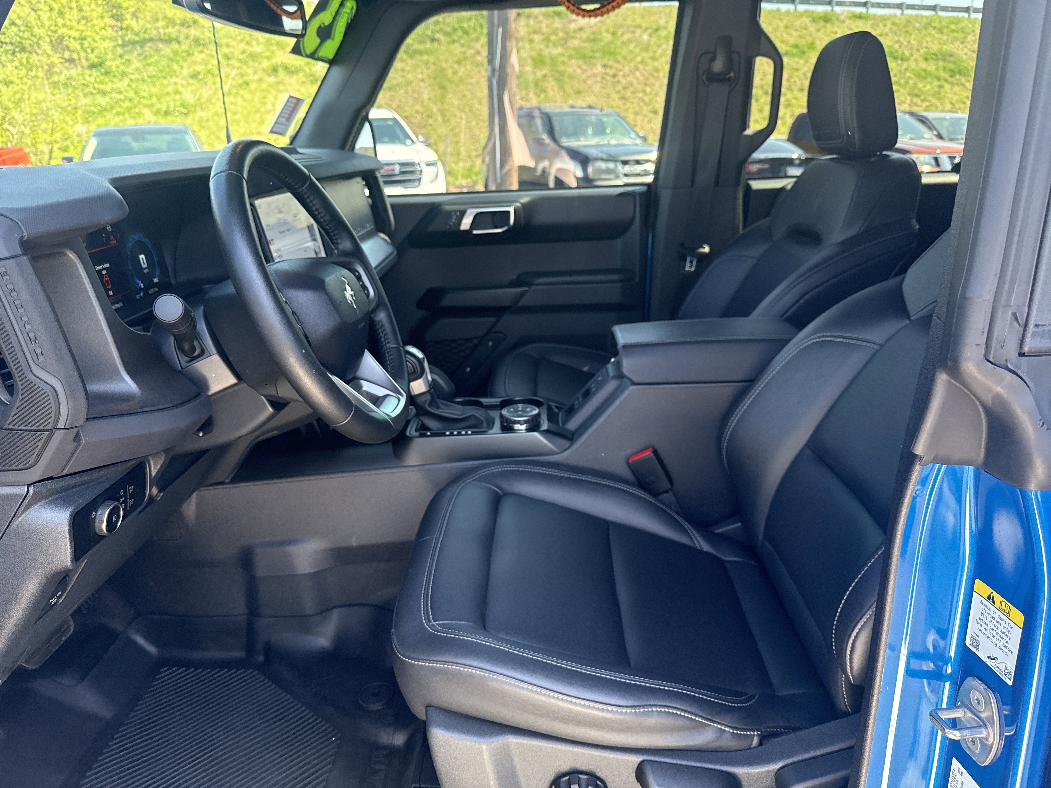 Used 2025 Ford Bronco Badlands AWD/4WD image 12