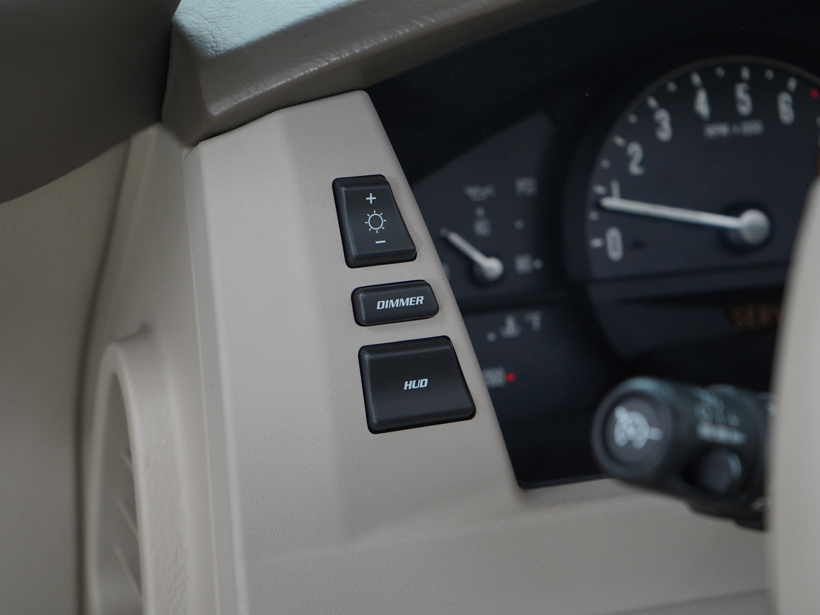 Used 2005 Cadillac XLR image 29