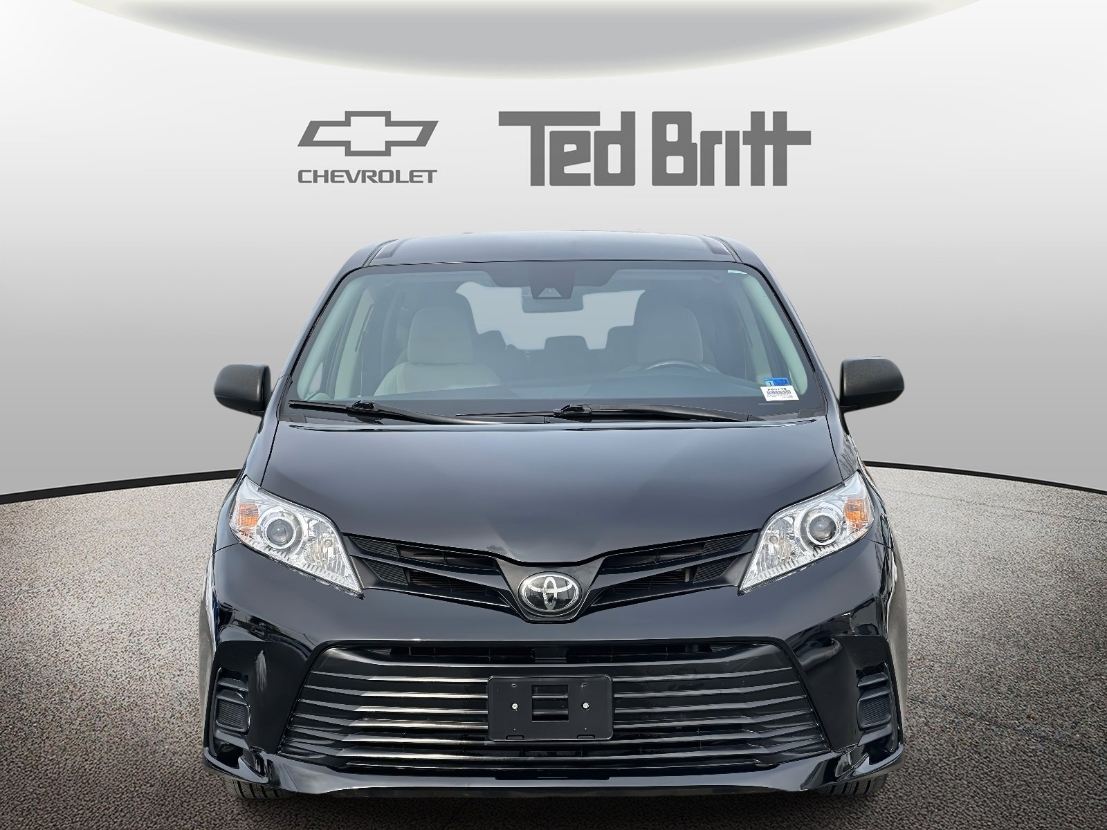 Used 2020 Toyota Sienna L image 2