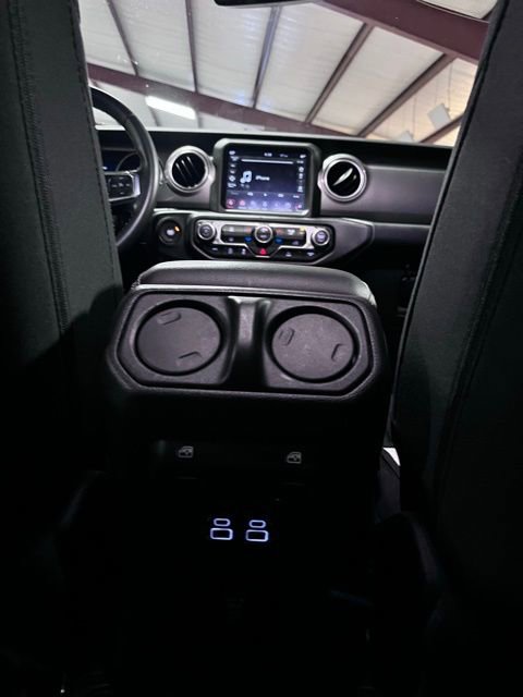 Used 2022 Jeep Wrangler Unlimited Sahara image 26