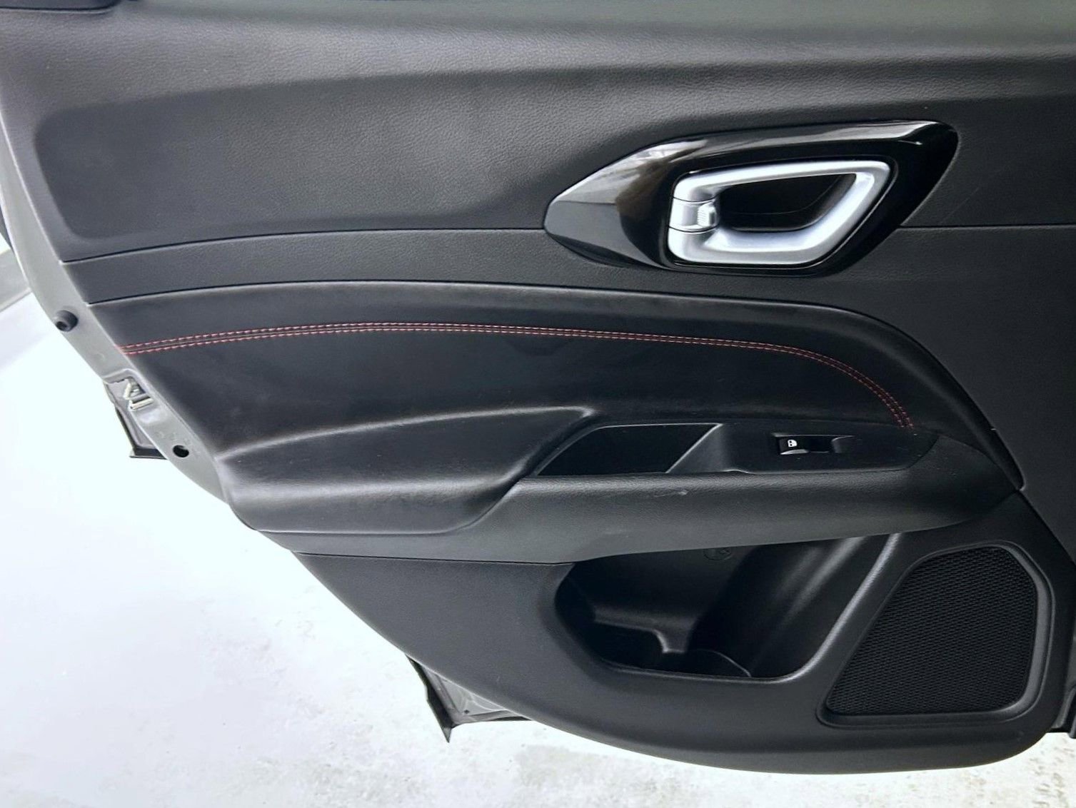 Used 2024 Jeep Compass Trailhawk image 20