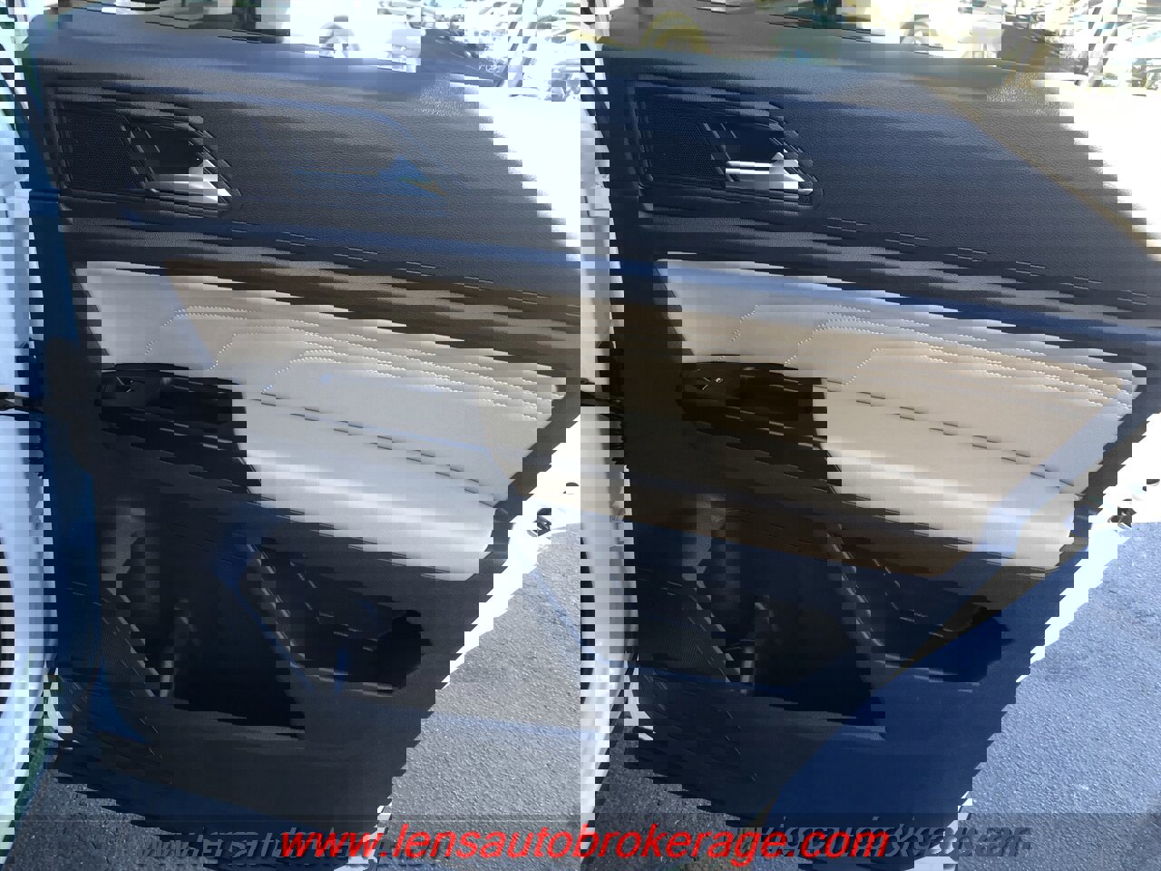 Used 2021 Volkswagen Atlas Cross Sport SE image 19