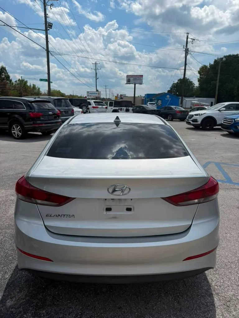 Used 2018 Hyundai Elantra SEL FWD image 6