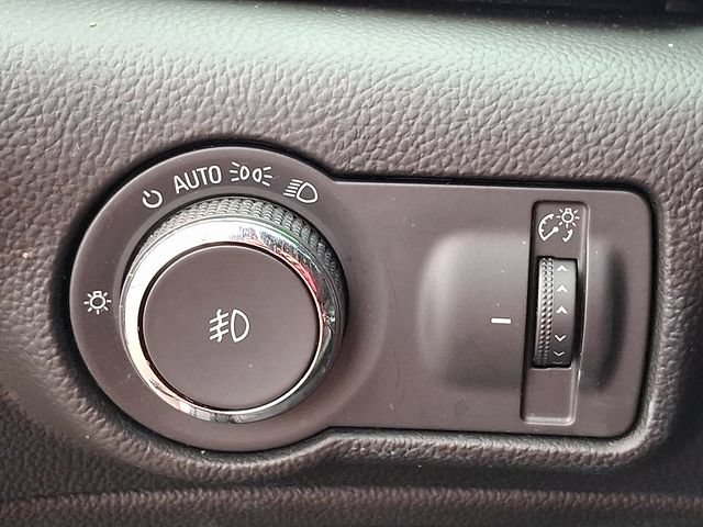 Used 2014 Buick Verano Premium FWD image 26