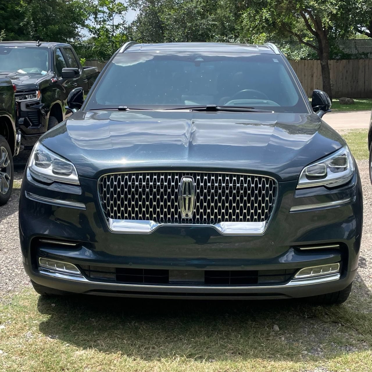 Used 2023 Lincoln Aviator Reserve w/ Equipment Group 201A AWD/4WD image 2