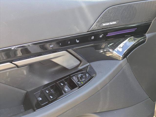 Used 2026 BMW 530i w/ Premium Package RWD image 8