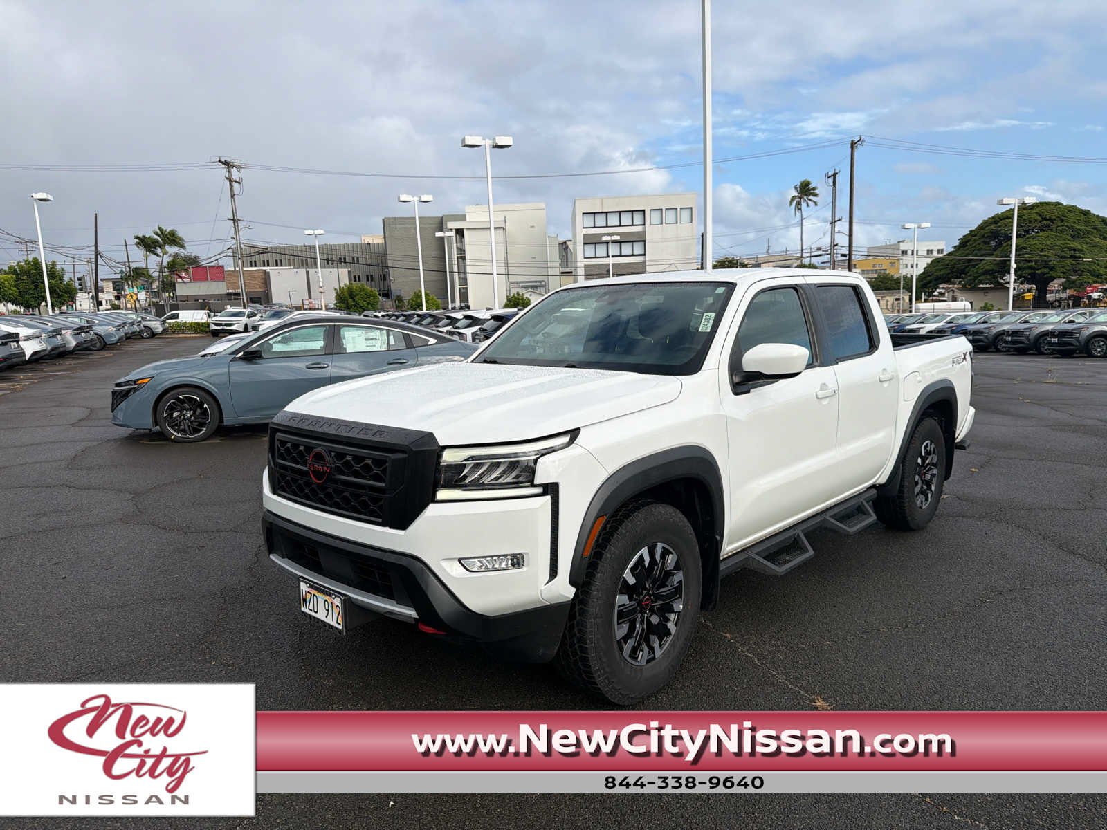 Used 2024 Nissan Frontier Pro-X RWD image 1