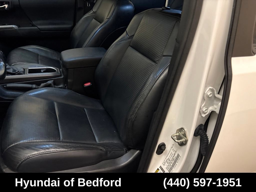 Used 2020 Toyota Tacoma TRD Sport w/ TRD Premium Sport Package AWD/4WD image 12