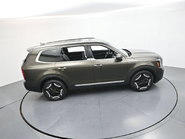 Used 2023 Kia Telluride S FWD image 42