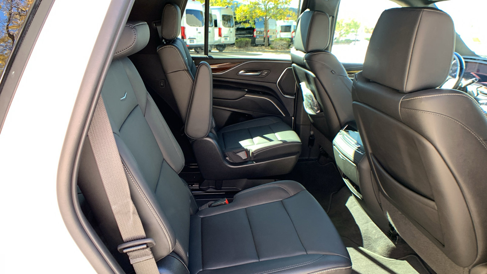 Used 2022 Cadillac Escalade Luxury image 32