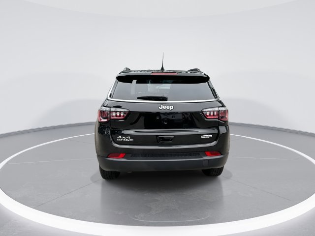 Used 2025 Jeep Compass Latitude AWD/4WD image 7