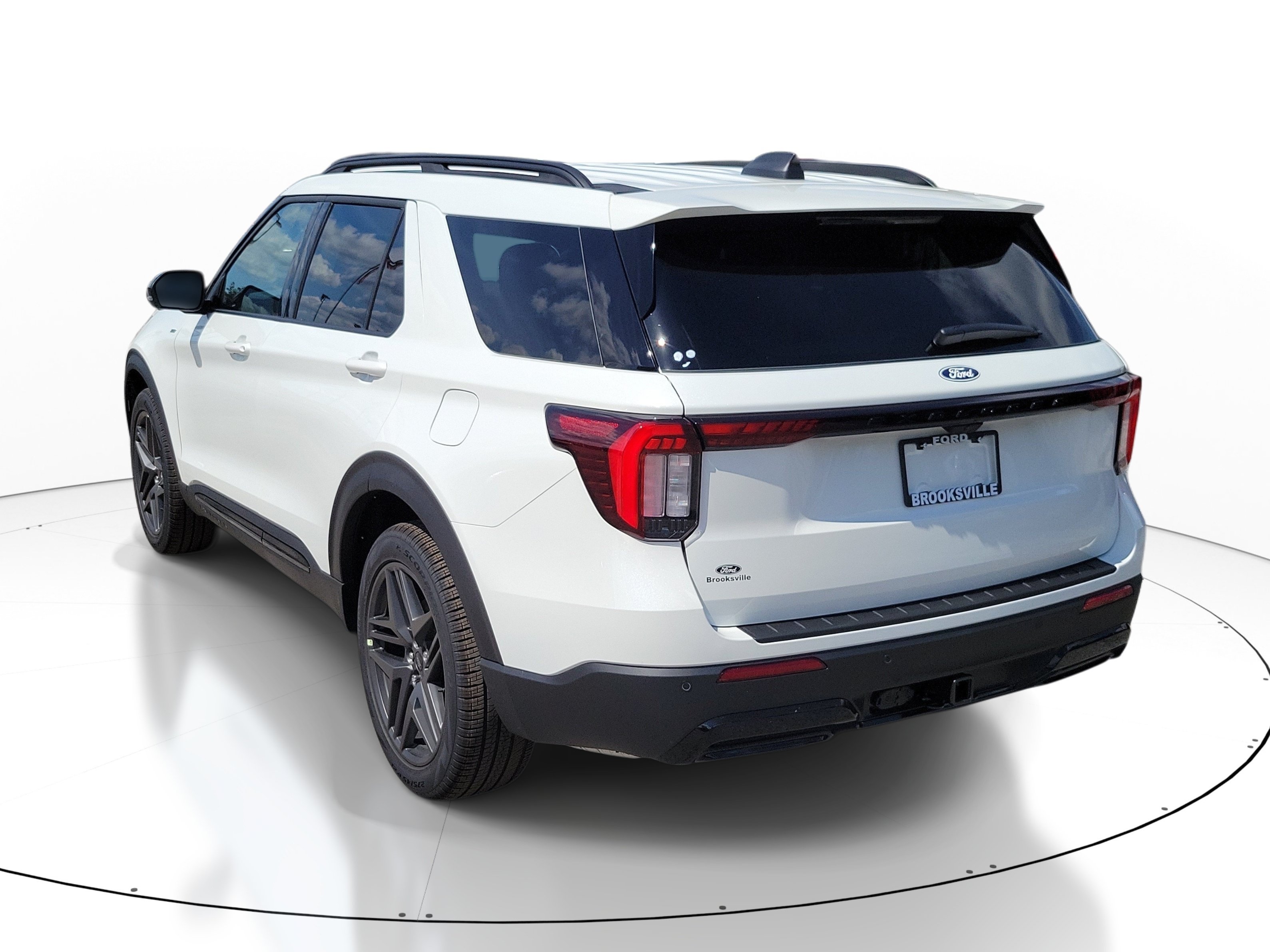 New 2027 Ford Explorer ST-Line w/ Premium Package RWD image 4