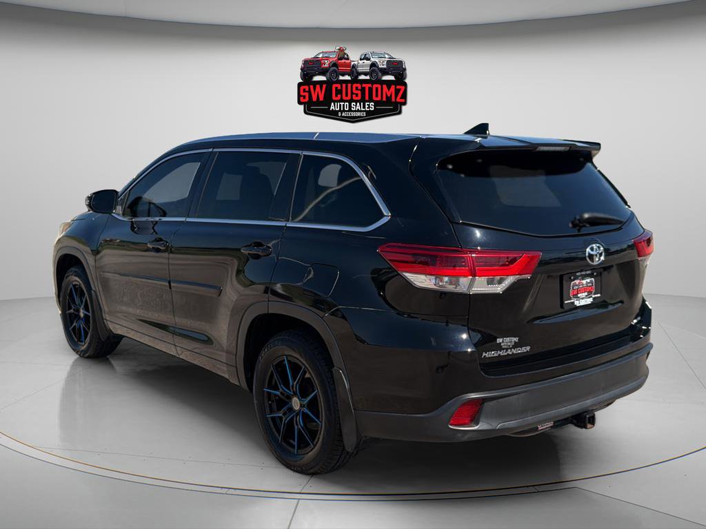 Used 2018 Toyota Highlander XLE AWD/4WD image 5