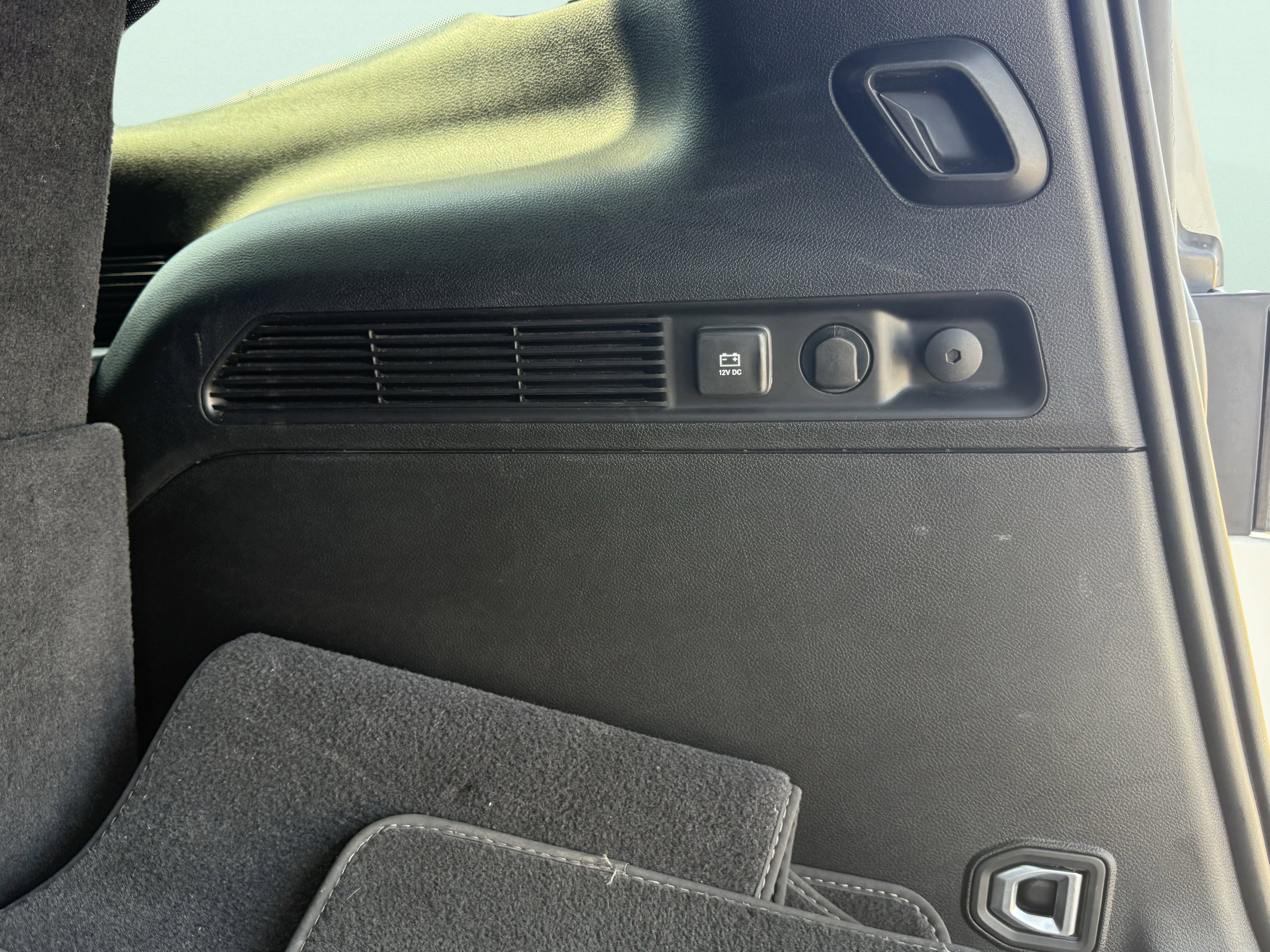 Used 2024 Jeep Wagoneer Series II w/ Flexible Seating Group image 23