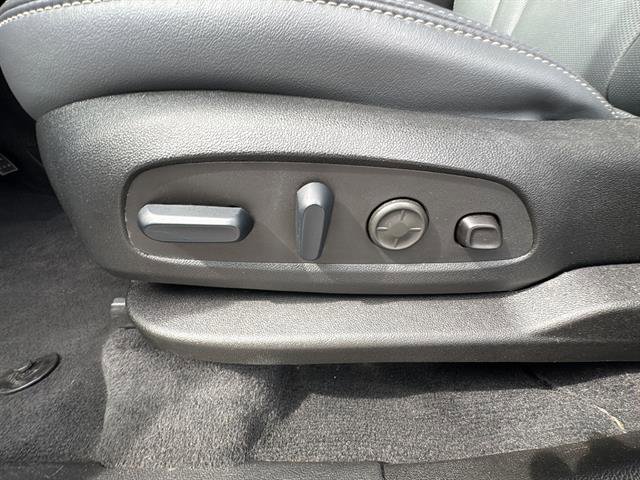 Used 2024 Buick Enclave Premium image 18