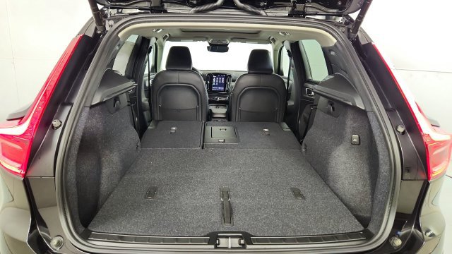 New 2026 Volvo XC40 B5 Plus w/ Protection Package Premier AWD/4WD image 41
