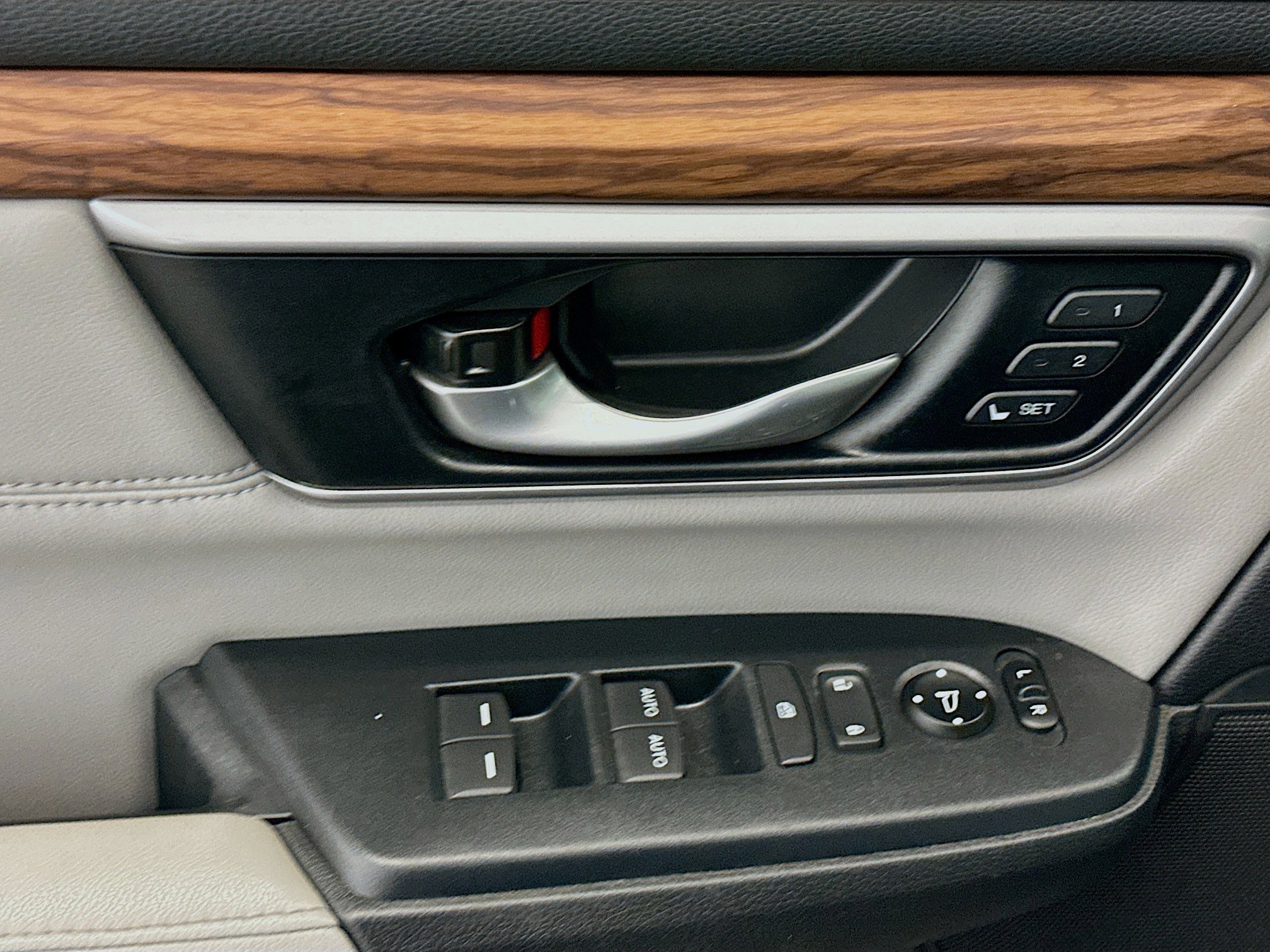 Used 2018 Honda CR-V Touring image 15