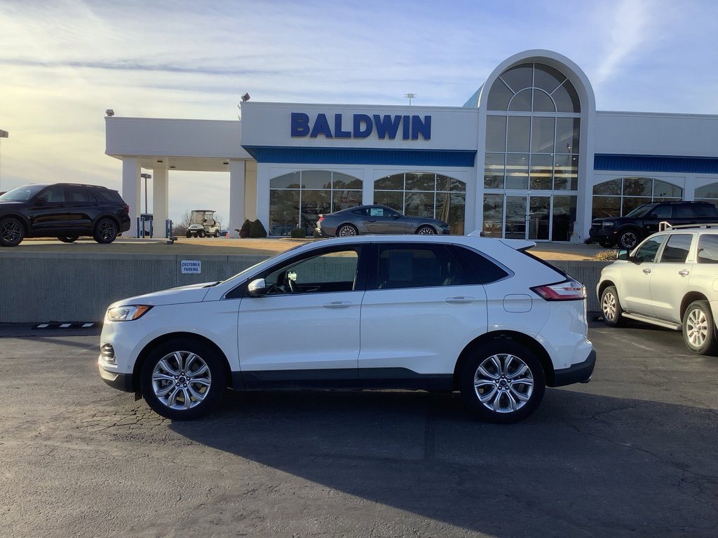 Used 2020 Ford Edge Titanium w/ Equipment Group 301A image 4