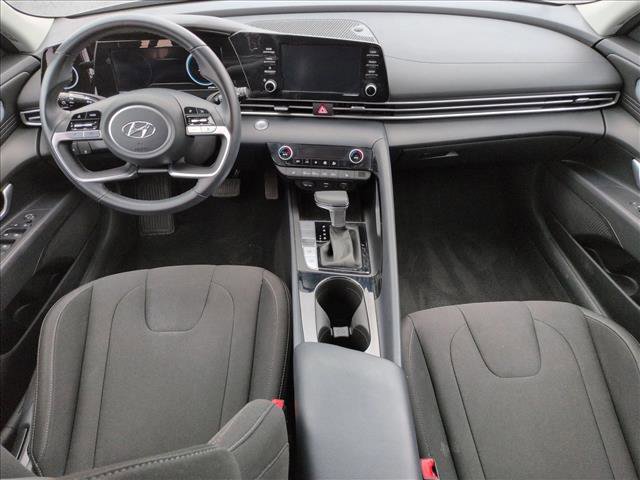 Used 2022 Hyundai Elantra SEL w/ Convenience Package image 16